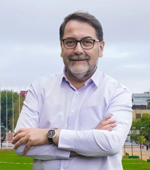 Dr. Óscar Nail Kröyer